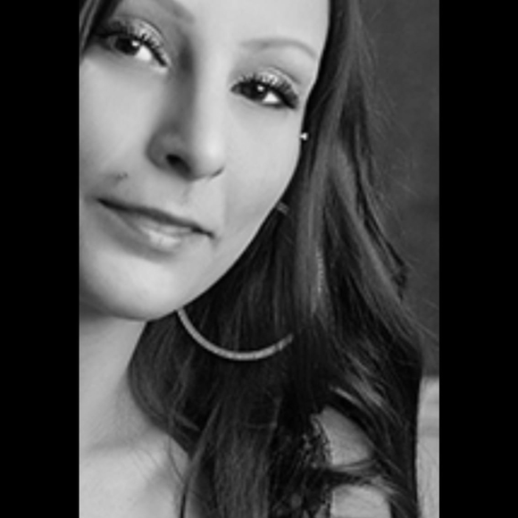 Meet your Posher, Christa - Picture 1 of 1